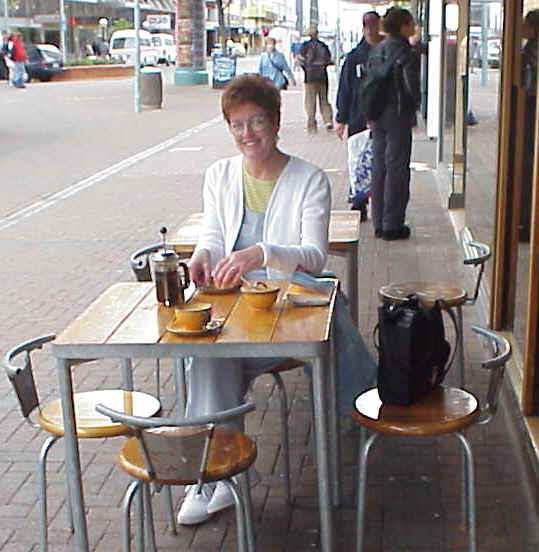 MVC-006L.JPG (79459 bytes)